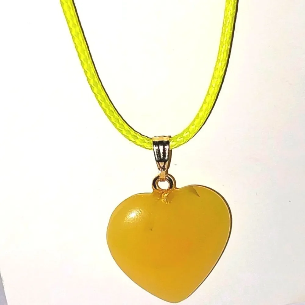 Beautiful glass heart necklace for women and girls